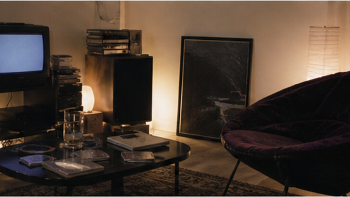 Gen-X Soft Club aesthetic: Room dossier scene