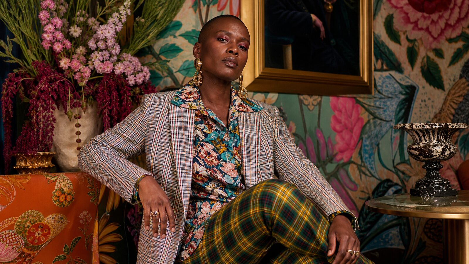 Maximalism aesthetic: Fashion dossier scene