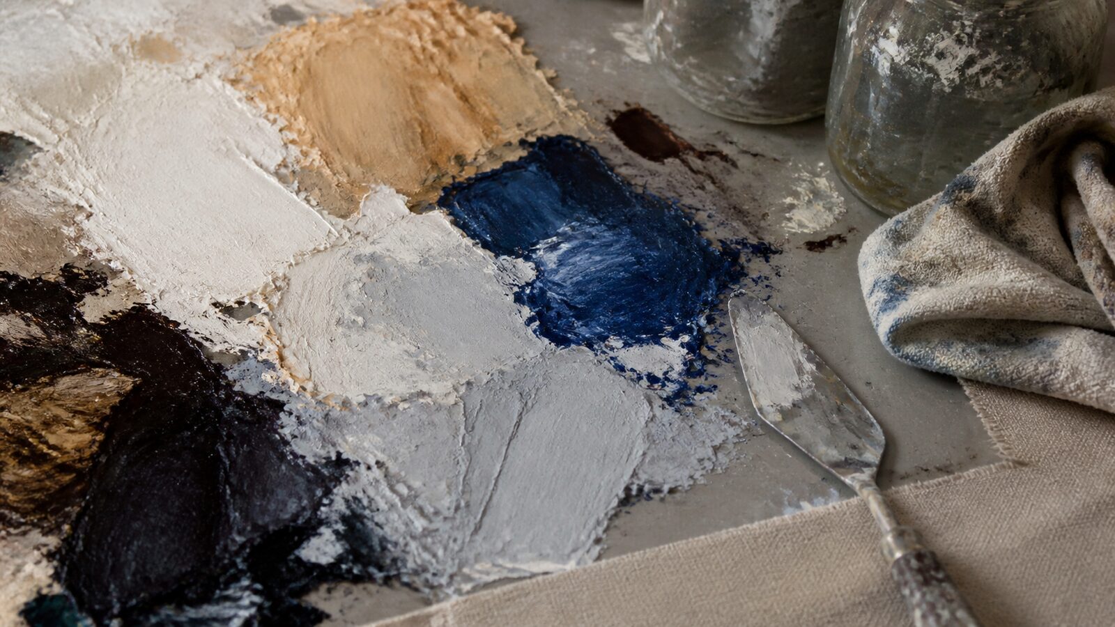 Painting aesthetic: Detail dossier scene
