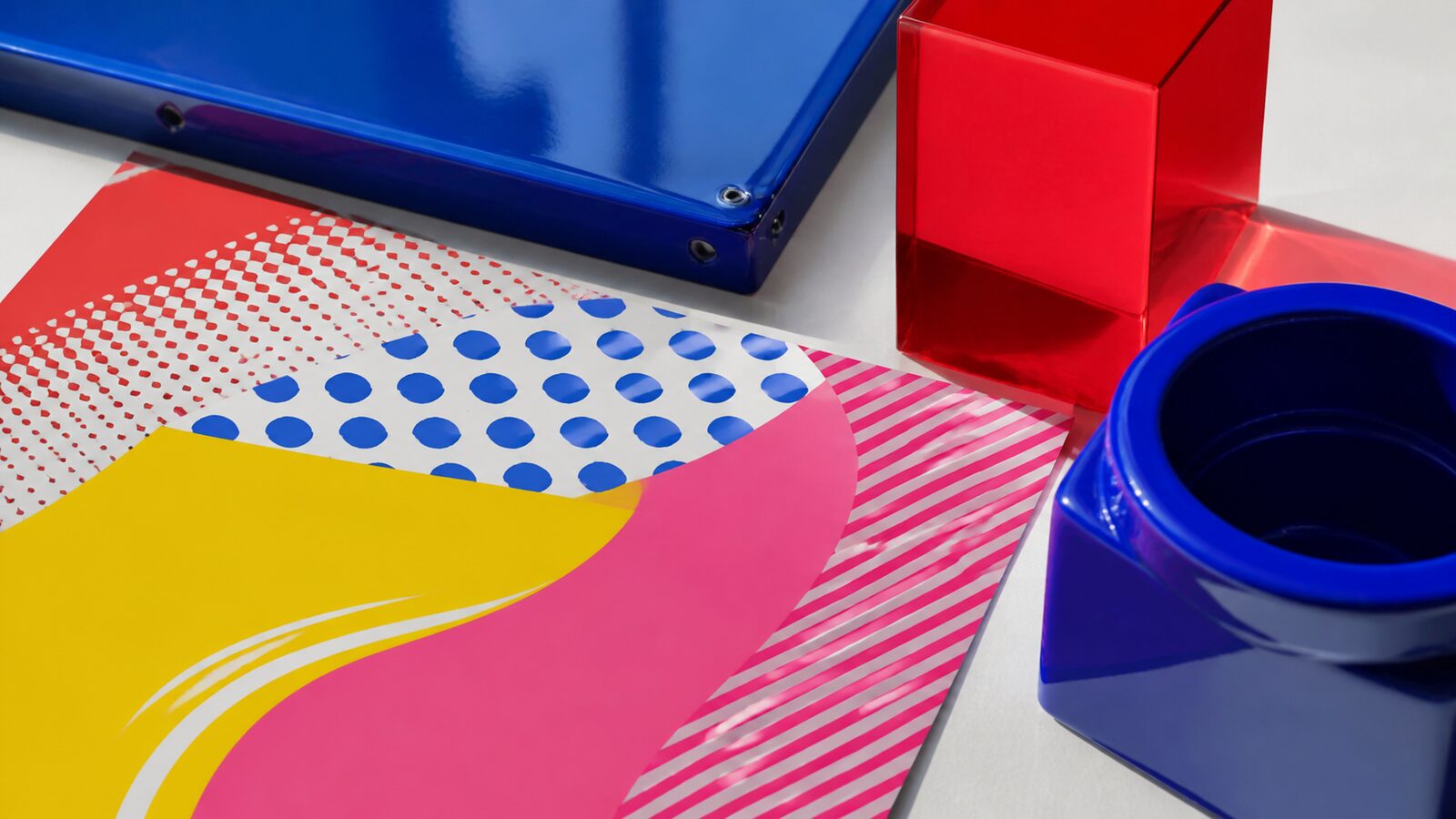 Pop Art aesthetic: Detail dossier scene