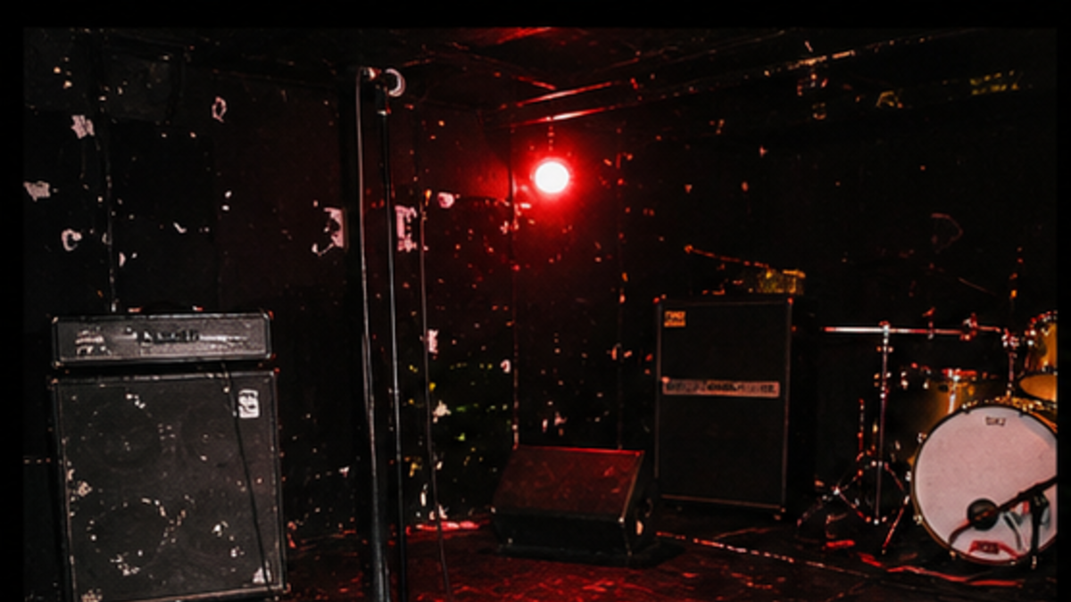 Punk aesthetic: Stage dossier scene