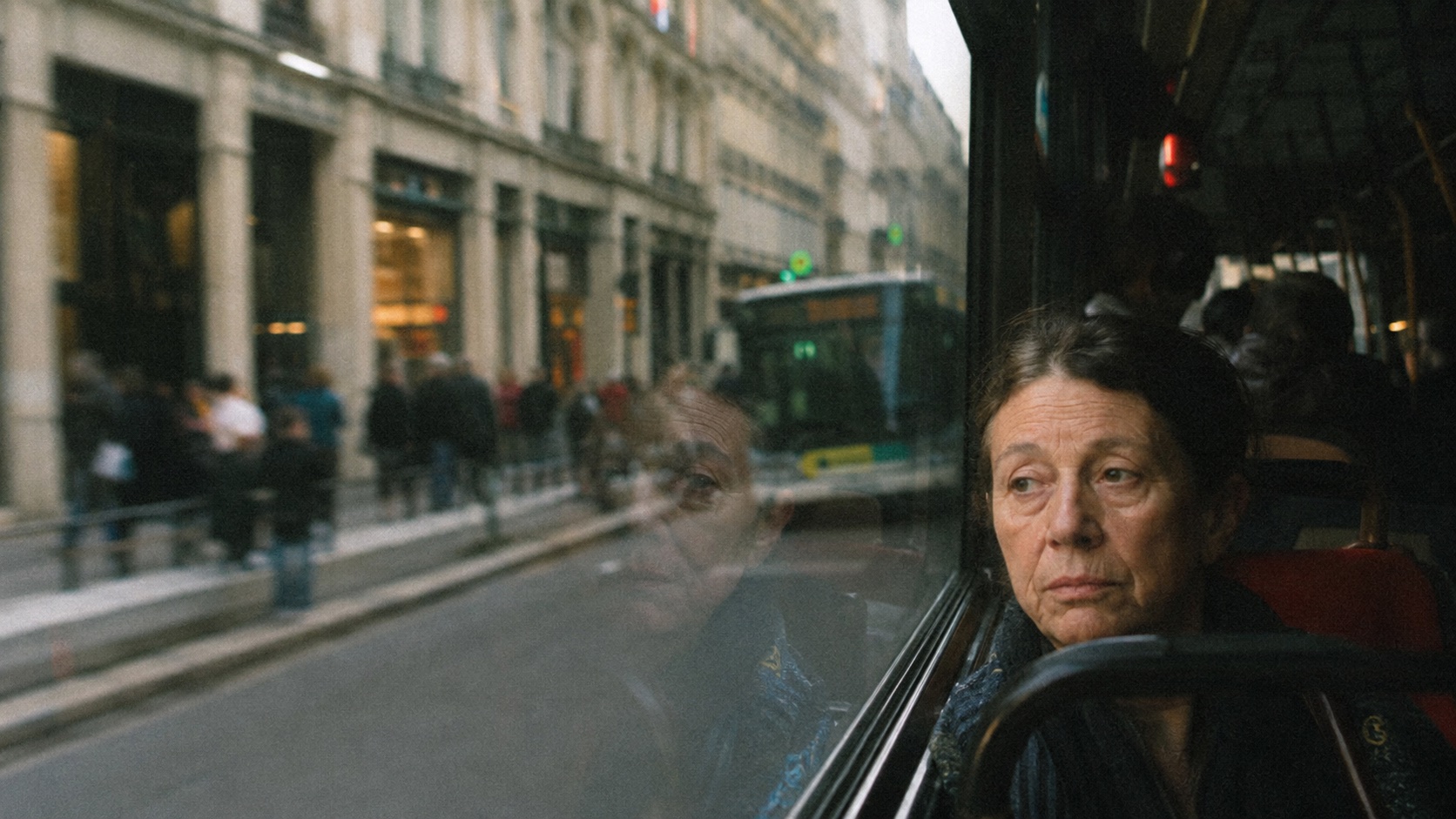 Street Photography aesthetic: Transit dossier scene